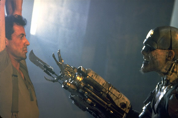 アマプラ 12月 おすすめ映画：ジャッジ・ドレッド