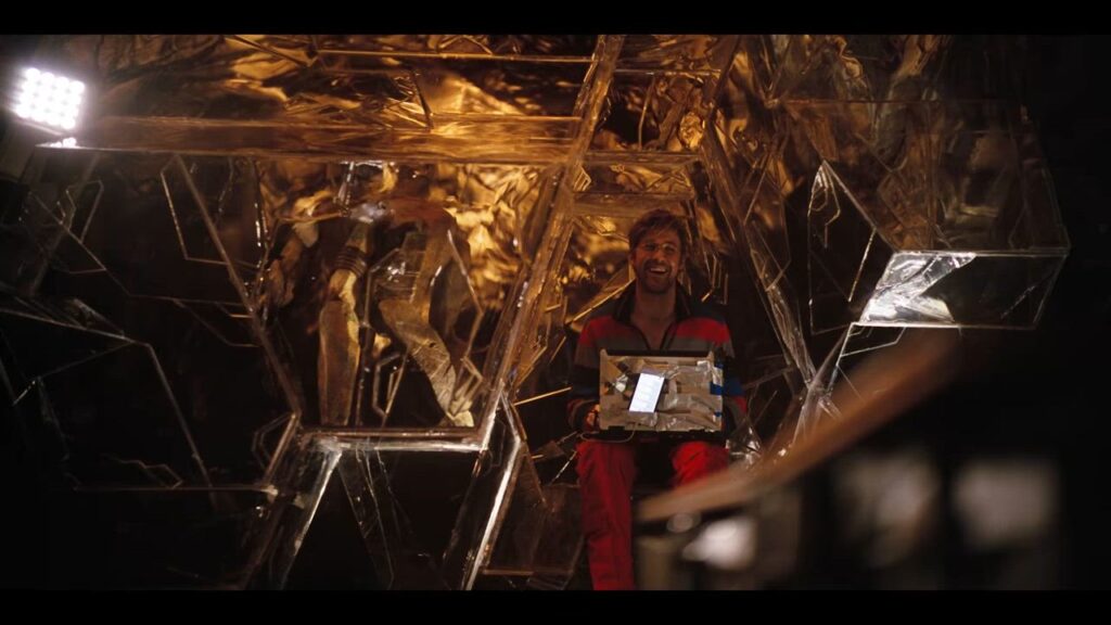 映画『プロジェクト・ヘイル・メアリー』グレースとロッキーの宇宙船内シーン